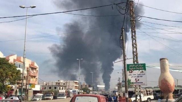 ادامه آتش سوزی نشت نفت در جنوب غربی ایران ، مردم را تحت تأثیر قرار داده است