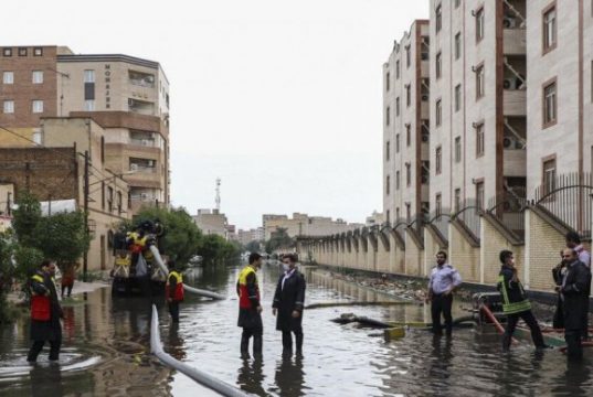 بار دیگر ... فاضلاب در خیابانهای اهواز ، جنوب غربی ایران