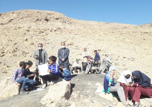 محرومیت مقابل شاد ایستاد