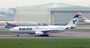 بزرگترین شرکت هواپیمایی ایران ، ایران ایر ، قصد دارد ٢٠٠٠ کارمند خود را اخراج مى کند