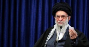 فعالان توییتر به خامنه ای: شما نمی توانید در مورد 80 میلیون ایرانی تصمیم بگیرید