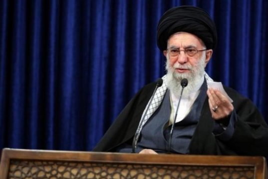 فعالان توییتر به خامنه ای: شما نمی توانید در مورد 80 میلیون ایرانی تصمیم بگیرید