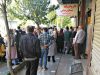 صفهای طولانی در مقابل داروخانهها برای داروهای کرونا داروهای کرونا