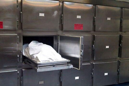 مرد در سردخانه