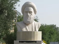 بازداشت یک شهروند به دلیل «تخریب» تندیس آیت‌الله خمینی در اردستان