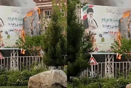 بنر خامنه‌ای