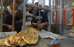 در ادامه خبرهای متناقض درباره نان و یارانهای شدن آن، اجرای طرح آزمایشی جدید از این هفته یارانه نان