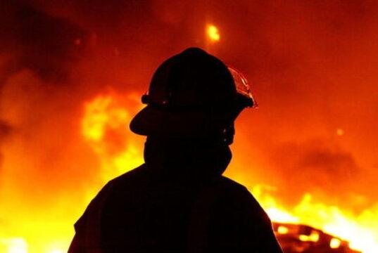 آتش‌سوزی گسترده انبار ضایعات کارخانه شیرین عسل