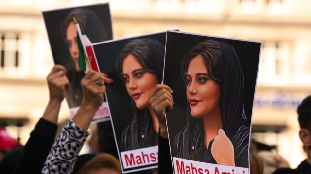 چرا الهه محمدی روزنامه نگار بازداشت شد؟