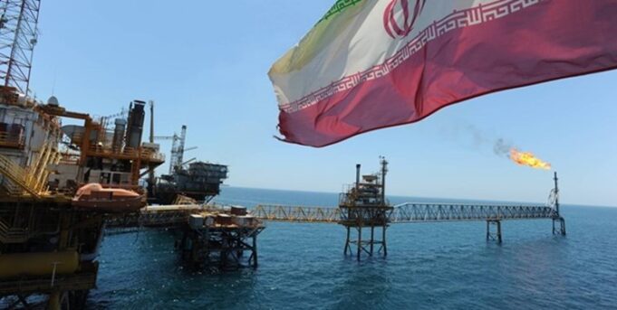 چرا ایران نفت خود را با تخفیف سنگینی به چین عرضه می کند؟