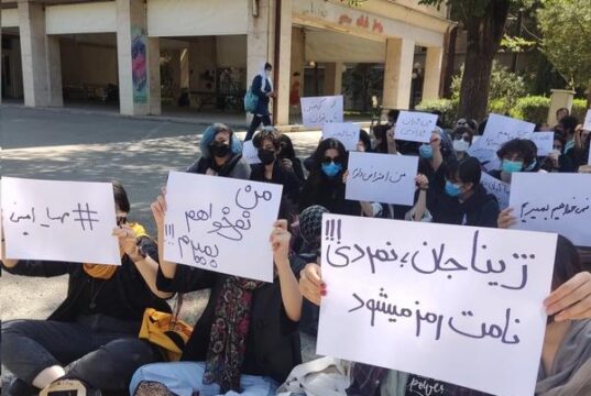 عرفان مرتضایی، پسرخاله مهسا امینی: بیانیه ایرنا منتسب به خانواده مهسا، توسط فرماندار سقز نوشته شده بود