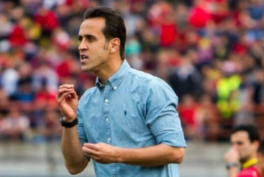 علی کریمی: من و خانواده‌ام از طرق مختلف تهدید شدیم!