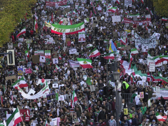 جزئیات حمله در برلین به تحصن ایرانیان حامی اعتراضات ایران جزئیات حمله در برلین به تحصن ایرانیان حامی اعتراضات ایران