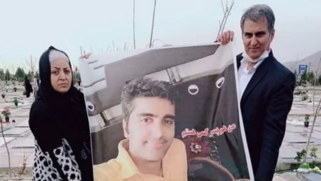 فشار نیروهای حکومتی بر خانواده پویا بختیاری در سالگرد کشته شدن وی فشار نیروهای حکومتی بر خانواده پویا بختیاری در سالگرد کشته شدن وی