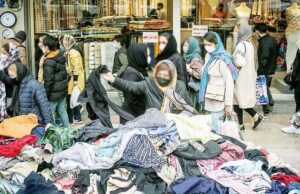 گزارش شوكه كننده از رونق فروش لباس‌های سطل زباله در ایران!