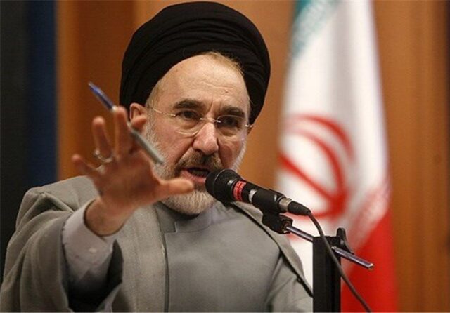 خاتمی: جامعه با شعار زیبای «زن، زندگی، آزادی» حرکت خود را به سوی آینده بهتر نشان می دهد