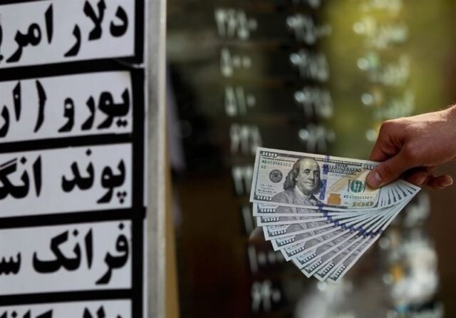 قیمت دلار به مرز ۳۷ هزار تومان رسید!