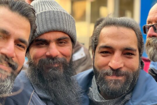 دیدار عباس دهقان، درویش گنابادی با دختر پنج ساله‌اش پس از پنج سال زندان