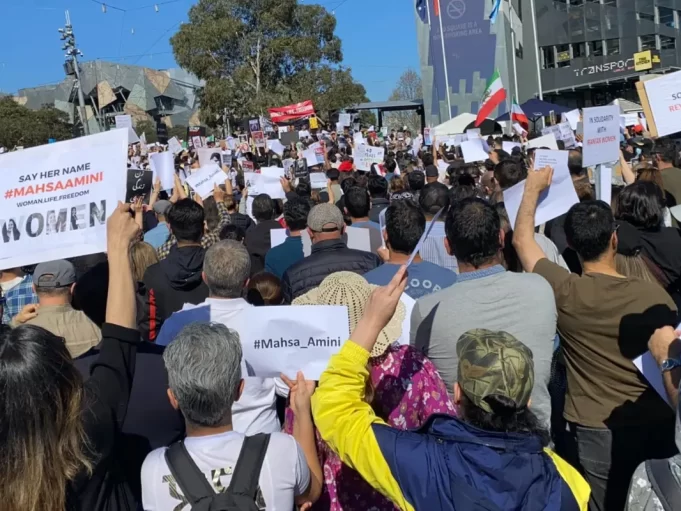 افشای تهدیدات حکومت ایران برای معترضان در خارج از کشور