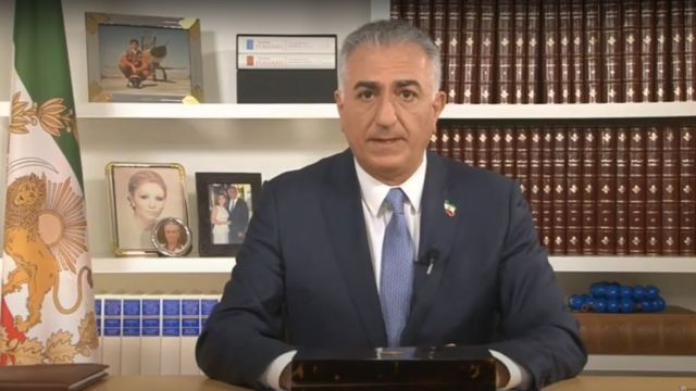 واکنش رضا پهلوی به “تصاویر تکان دهنده” فرهاد میثمی