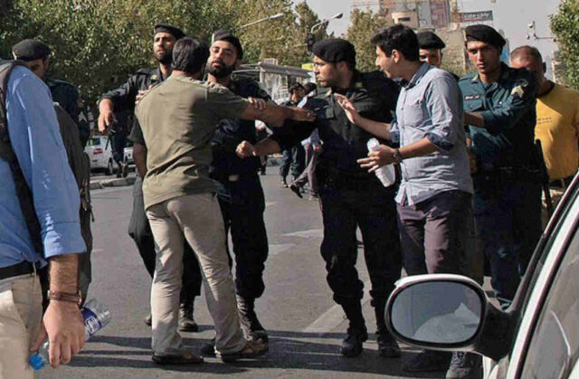 درگیری در میدان بسیج دهلران؛ مجروح شدن یک نیروی انتظامی!