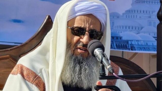 مولوی عبدالحمید: مسمومیت‌ها انتقام از خیزش زنان است