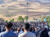حضور گسترده مردم بر مزار مهسا امینی