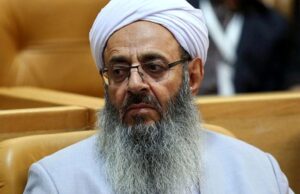 مولوی عبدالحمید: عوامل جنایت مسمومیت احتمالا از درون سیستم هستند مولوی عبدالحمید: عوامل جنایت مسمومیت احتمالا از درون سیستم هستند