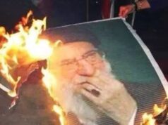 به آتش کشیدن تصویر علی خامنه‌ای در روزهای نوروز
