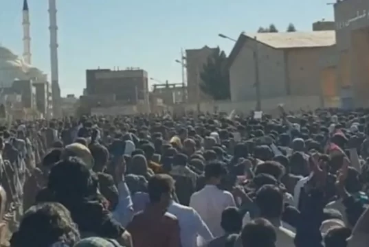 مقاومت مردم زاهدان در برابر نیروهای امنیتى