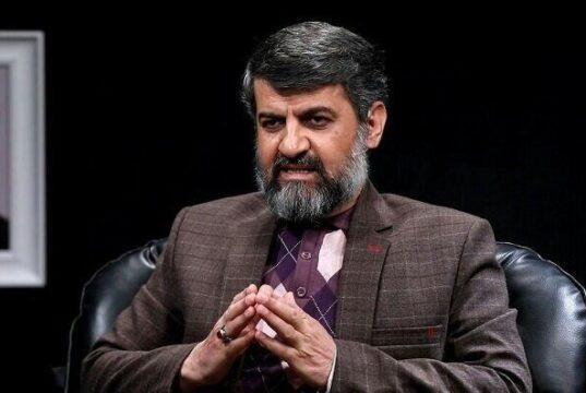 مهدی نصیری، مدیر مسئول سابق کیهان حکومت ايران را به حمایت از روسیه در جنگ اوکراین متهم کرد
