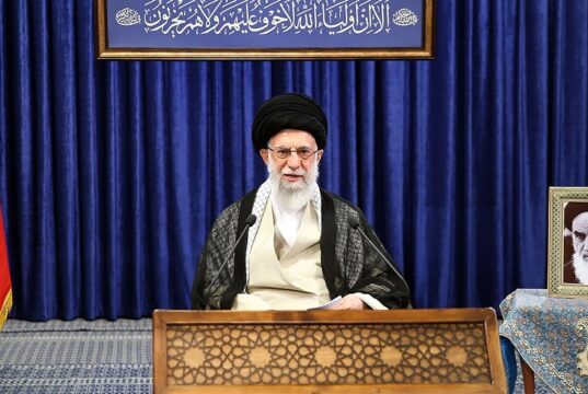 واکنش تند فعالان شبكه‌هاى اجتماعى به مخالفت خامنه‌ای با رفراندوم