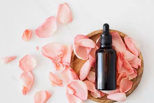 انتخاب روغن مو مناسب براساس نوع مو: راهنمایی جامع برای حفظ زیبایی و سلامت موها