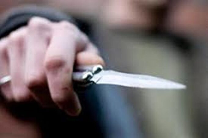 حمله یک مرد با چاقو به امام جماعت روستای احمدآباد