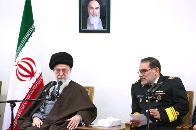 علی خامنه‌ای علی شمخانی را به عنوان مشاور سیاسی خود منصوب کرد