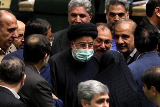 افشاگری مجلس: نهاد ریاست جمهوری و وزارتخانه‌ها نیز دریافت غیرقانونی خودرو خارج از نوبت