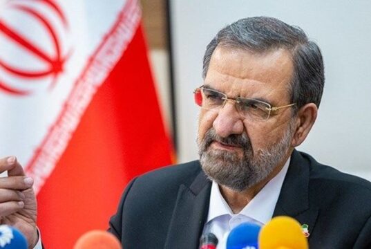محسن رضایی، معاون اقتصادی ابراهیم رئیسی، از مقام خود کناره‌گیری کرد