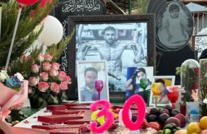 سالروز تولد نوید افکاری/ خالد پیرزاده در سالگرد تولد نوید افکاری کبوترهایی در آسمان رها کرد