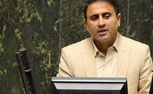 انتقاد نماینده چابهار: وقتی خودتان در همه پلتفرم‌ها حضور دارید، به چه حقی دسترسی مردم را محدود کردید