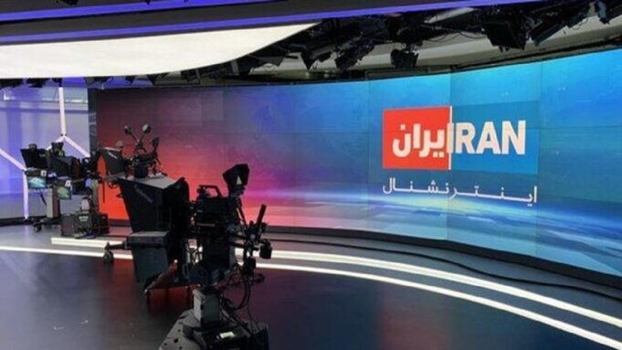 استعفای سیما ثابت از ایران اینترنشنال: ناگزیر شدم بین کار در شرایطی خاص و کرامت انسانی‌، دومی را انتخاب کنم