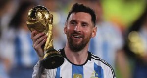 توپ طلای ۲۰۲۳ در دست مسی: برترین فوتبالیست جهان