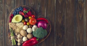 میوه‌ها و قلب سالم: راهی به سمت بهبود سلامت قلبی از طریق تغذیه معتدل