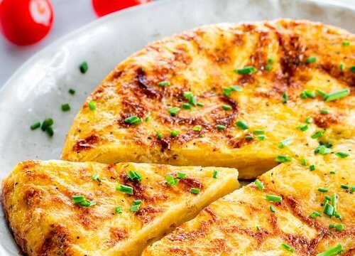 تصاویری از آشپزی املت اسپانیایی: چهار رسپی خوشمزه برای تهیه غذای اسپانیایی سنتی