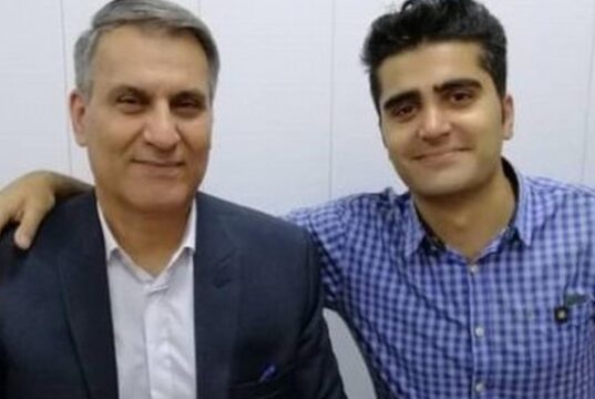 محکومیت منوچهر بختیاری به شش ماه حبس به اتهام توهین به رهبر در زندان