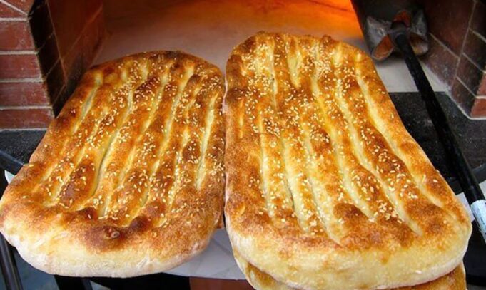 نماینده مجلس اعلام کرد: افزایش بیش از ۴۰ درصدی قیمت نان در ۱۵ استان ایران