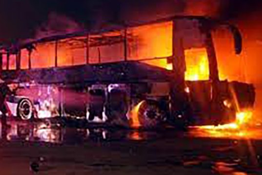 آتش‌سوزی واژگونی یک اتوبوس مسافربری در اتوبان زنجان-تبریز