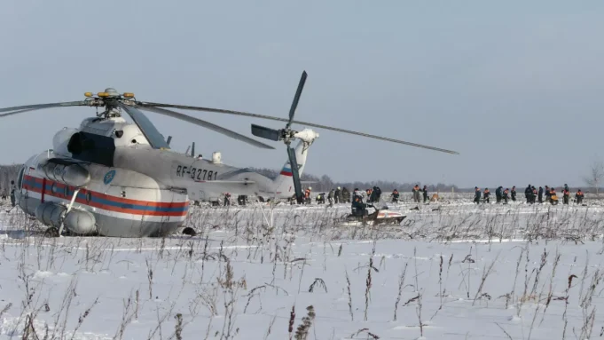 حادثه ناخواسته: هواپیمای مسافربری روسیه به اشتباه در رودخانه یخ‌زده فرود آمد