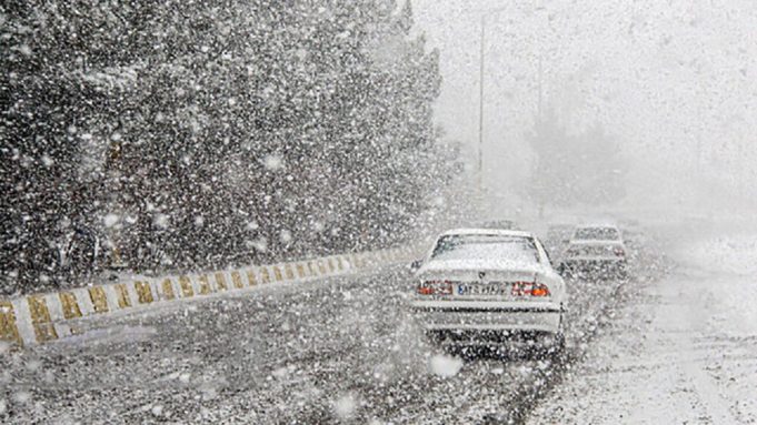 بارش برف و باران در ۱۱ استان ایران، احتمال مسدود شدن جاده‌ها