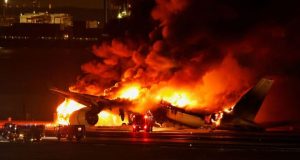 فاجعه هوایی در ژاپن: وحشتناک‌ترین لحظات از آتش‌سوزی هواپیما و تصادف با گارد ساحلی