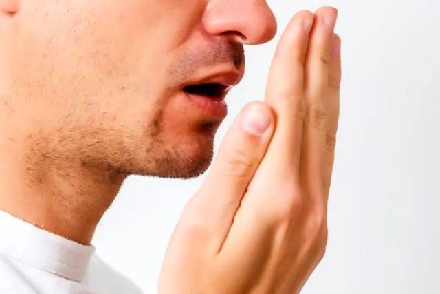 راهکارها و دلایل علمی پشت بوی بد دهان: راهنمایی برای بهبود بهداشت دهانی